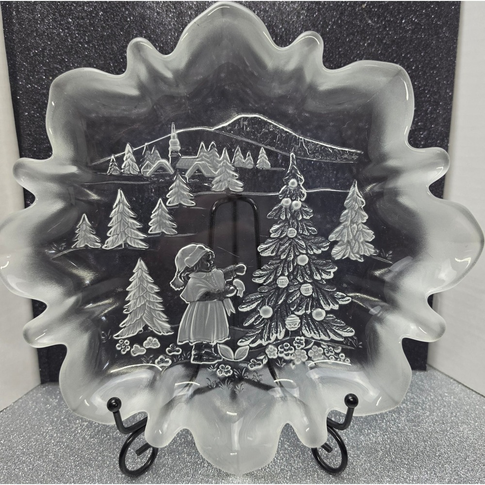 Mikasa Christmas Story Frosted Glass Ruffled Bowl Winter Scene 8.5 Inch